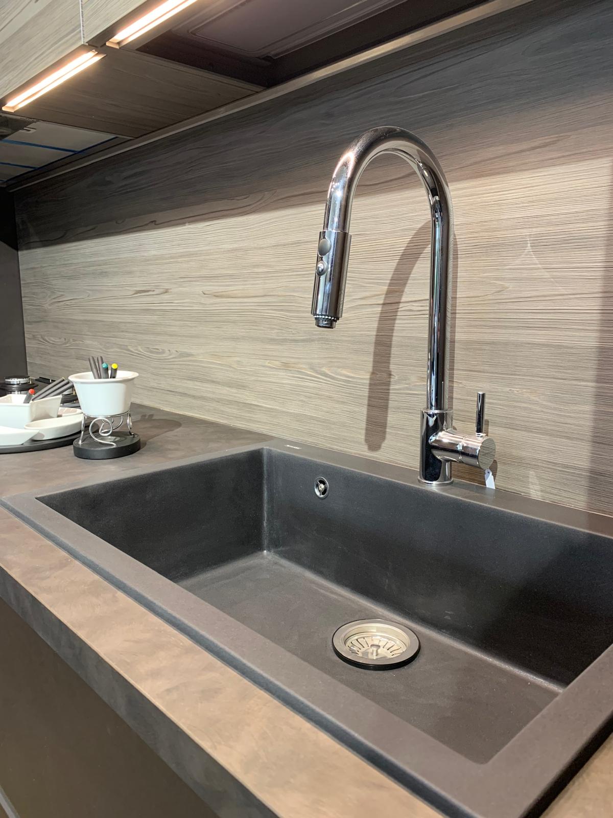Cucina modello rebel UP DESIGN L355cm P60cm - AR-TRE