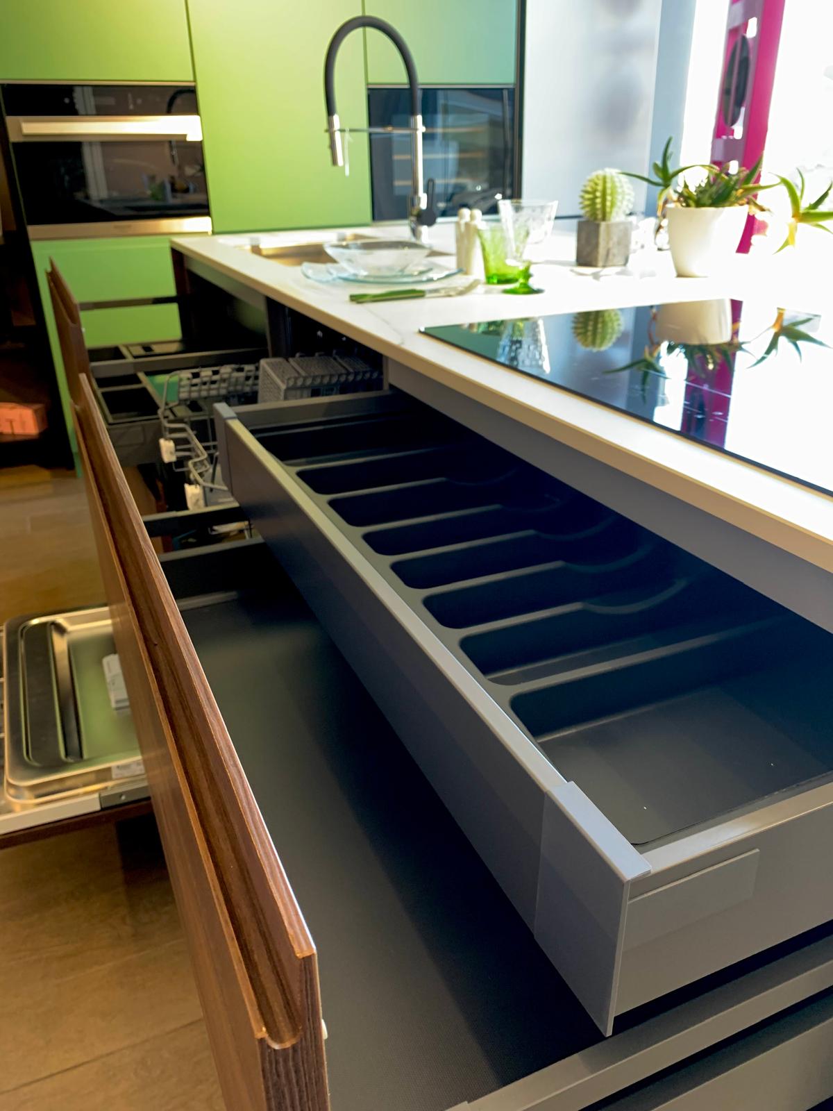 Cucina con isola modello FLO EVO L244+255cm  - AR-TRE