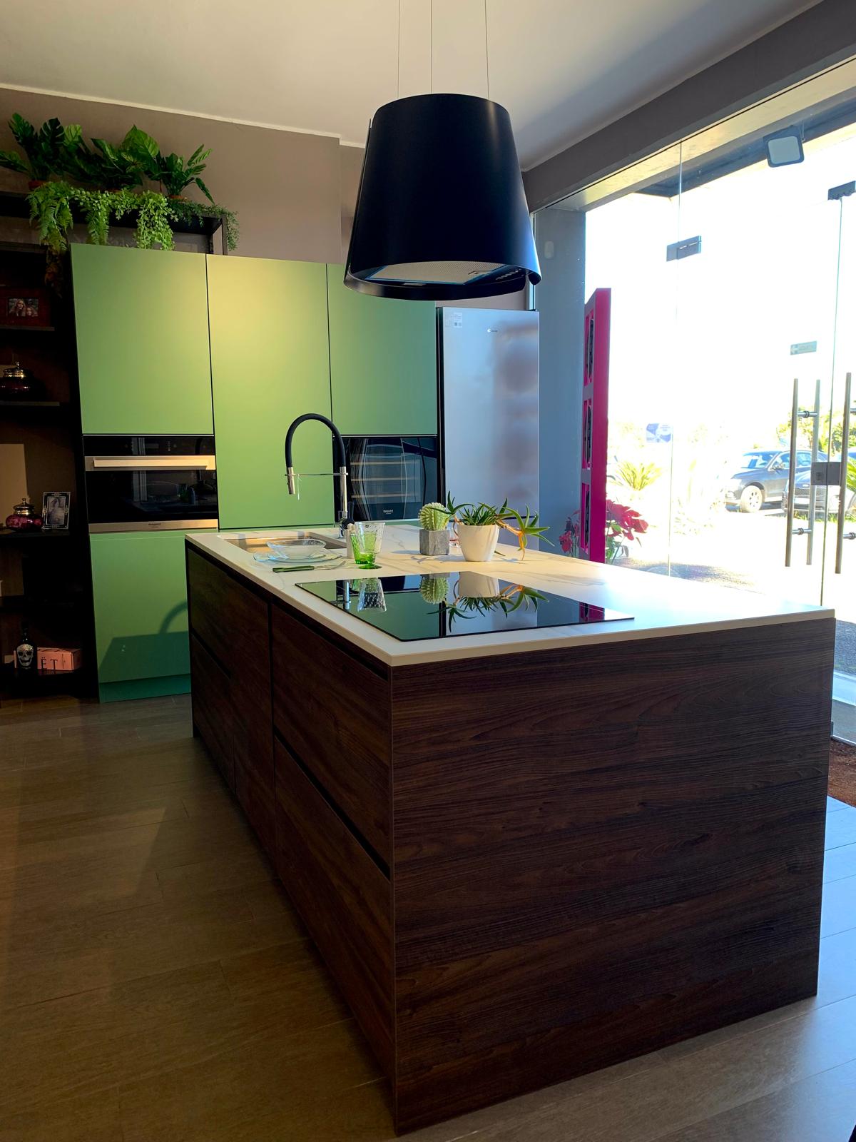 Cucina con isola modello FLO EVO L244+255cm  - AR-TRE