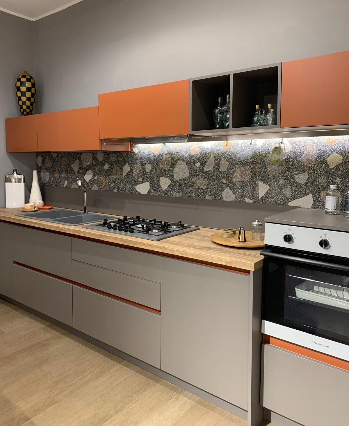 Cucina modello SKY / UP DESIGN L360cm P70cm  - AR-TRE